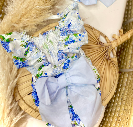 Costume Dubai